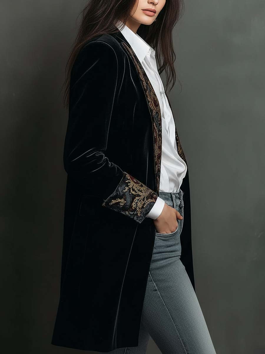 Blazer Negro Entallado de Mujer con Solapa y Estampado Barroco