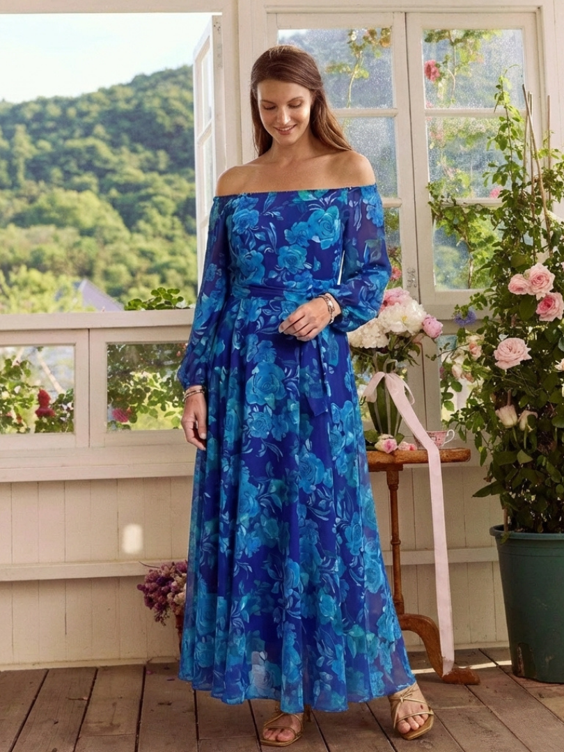 Vestido largo floral con escote descubierto