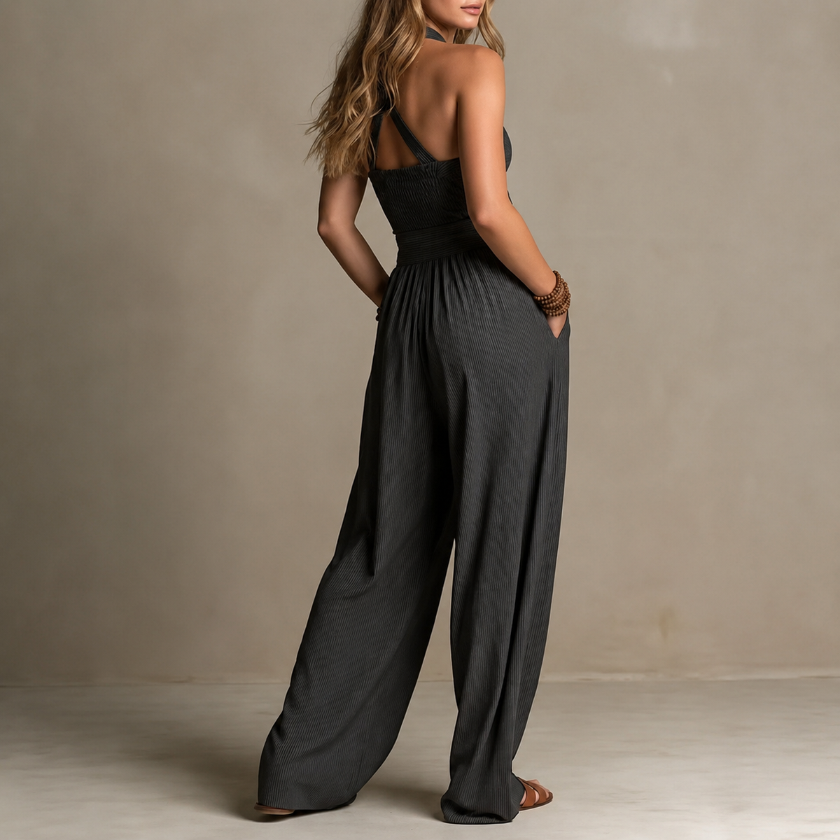 Ariana | Mono Elegante Escote Cruzado
