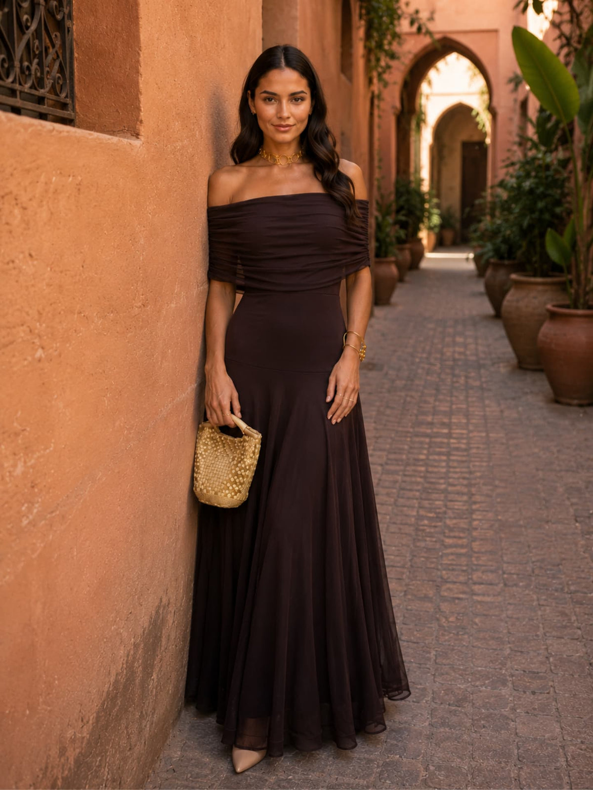 Vestido Pastora · Largo fluido en tono marrón