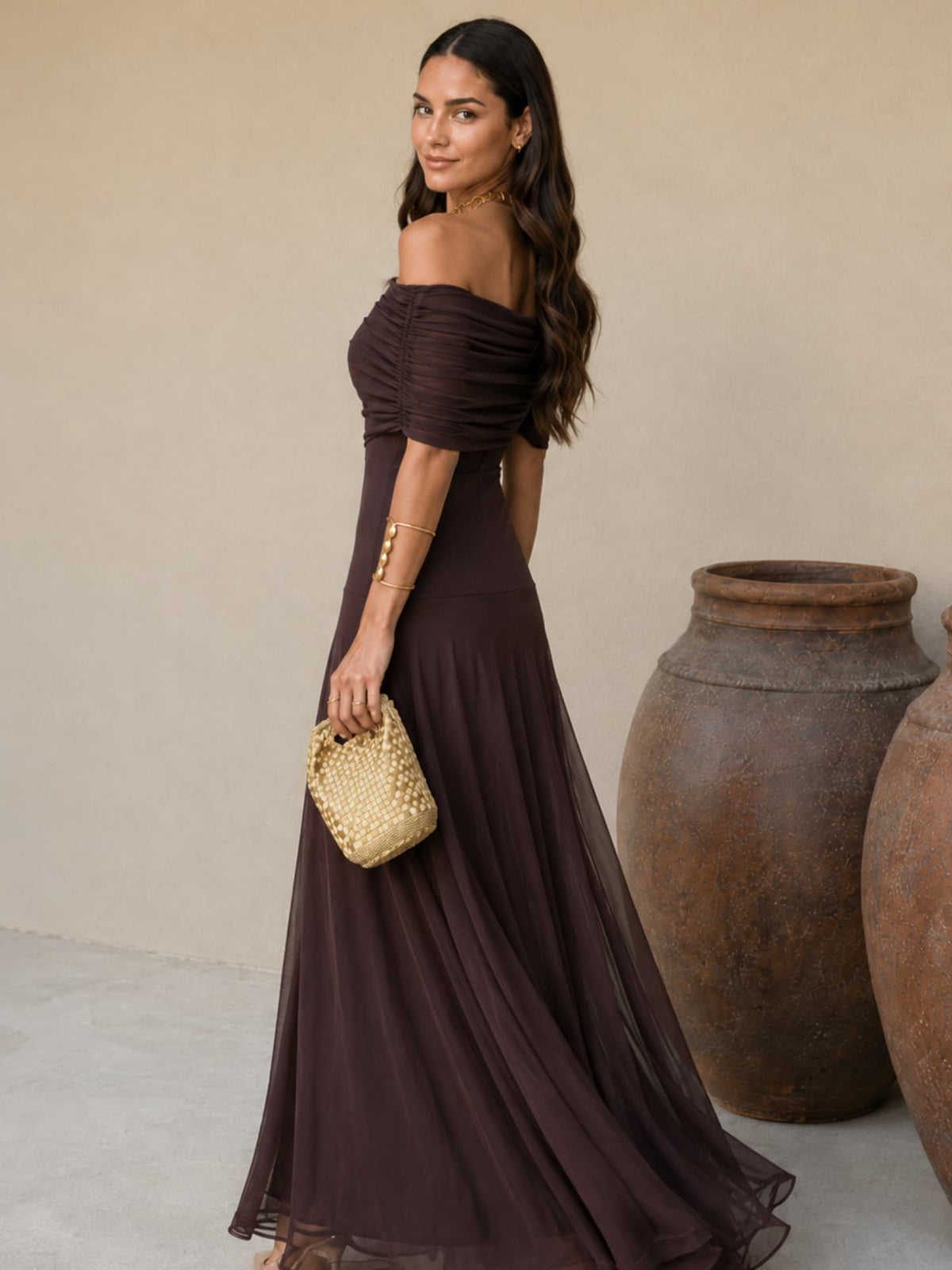 Vestido Pastora · Largo fluido en tono marrón