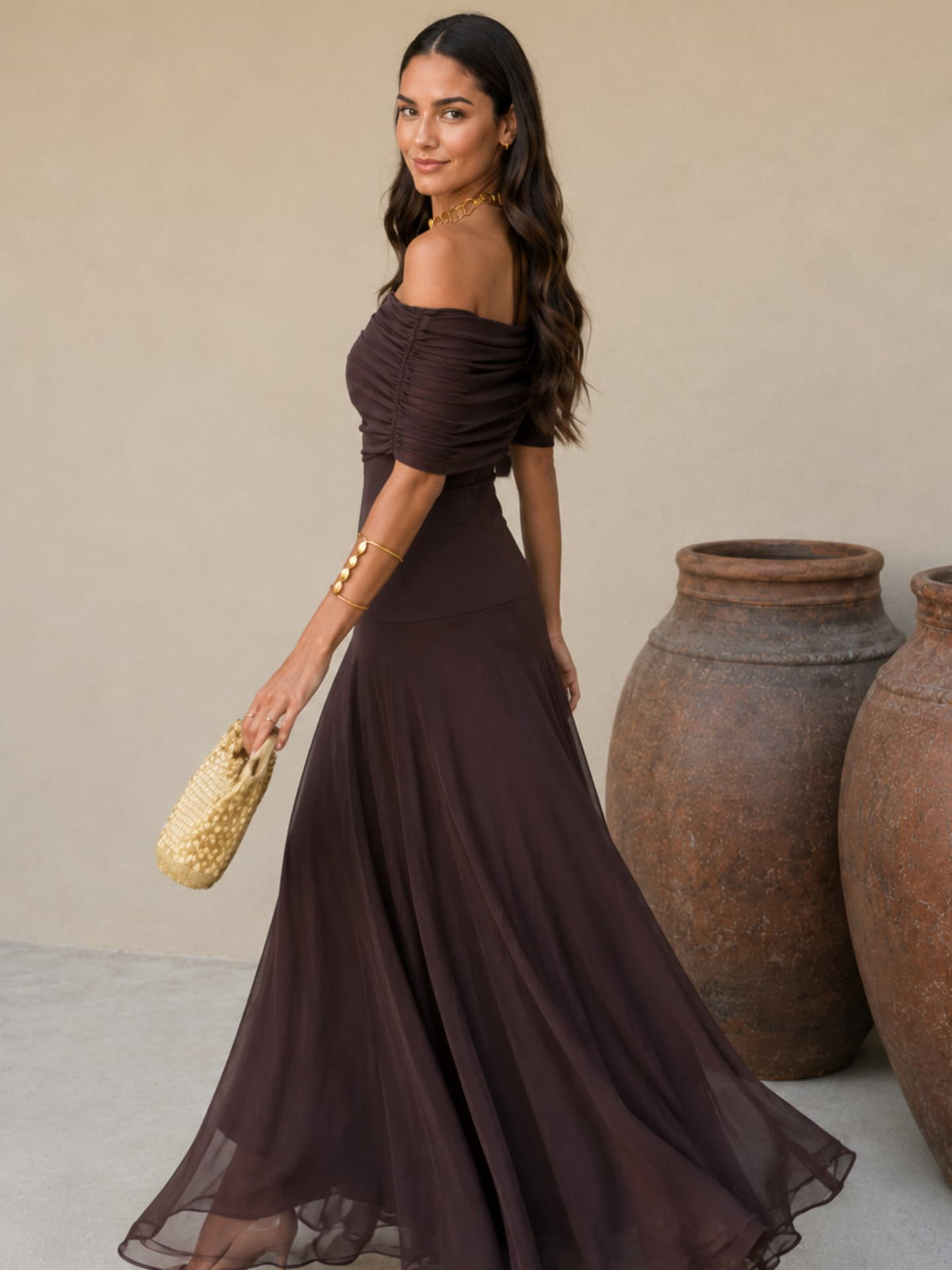 Vestido Pastora · Largo fluido en tono marrón