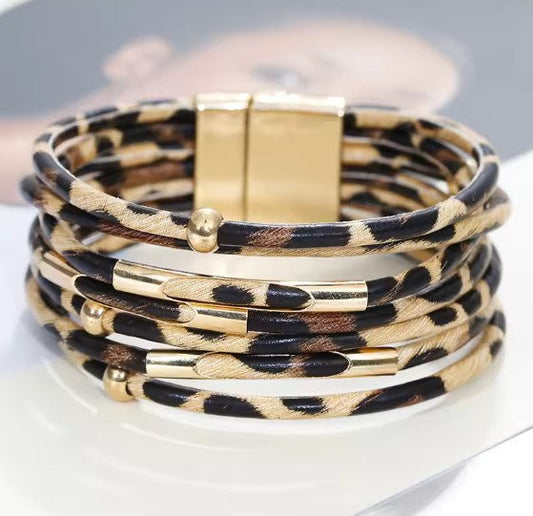 Pulsera Envolvente en Tonos Dorados