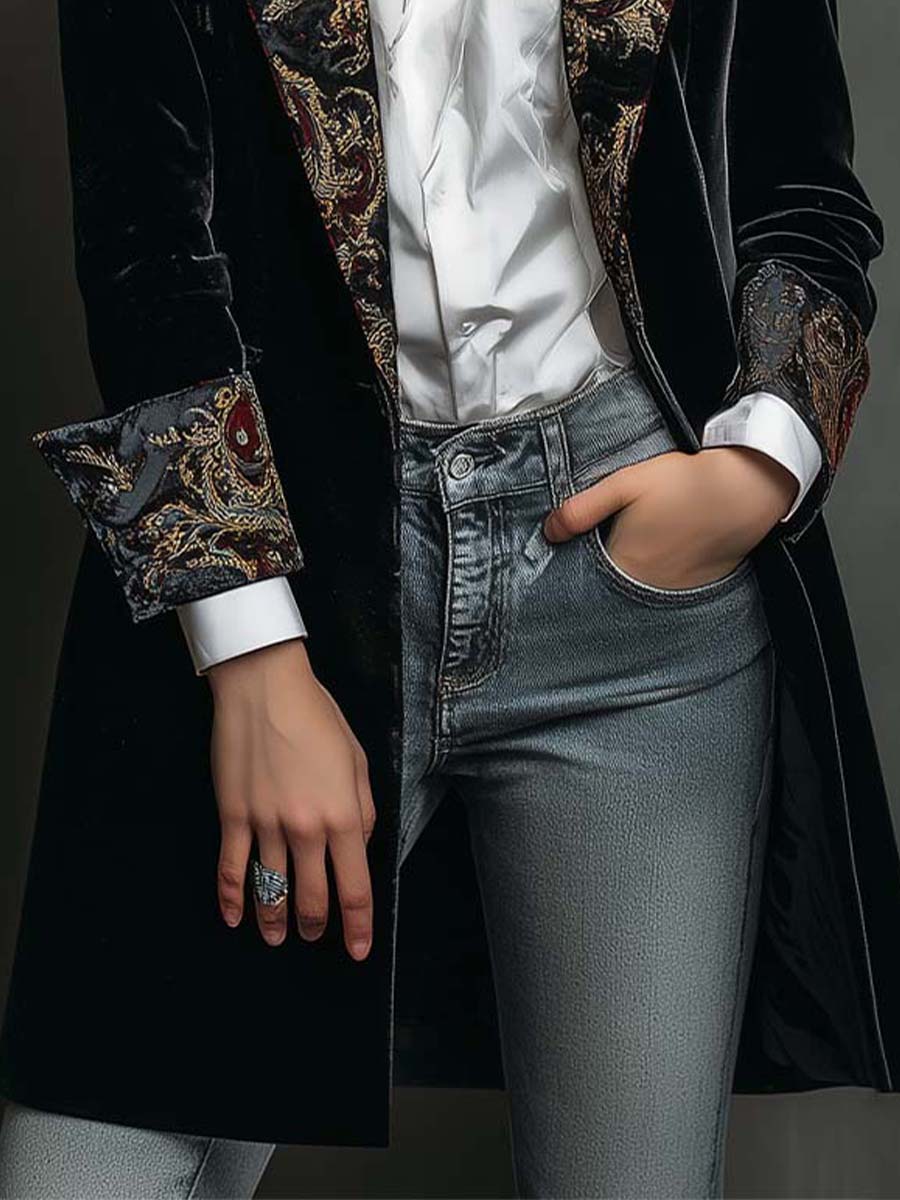 Blazer Negro Entallado de Mujer con Solapa y Estampado Barroco