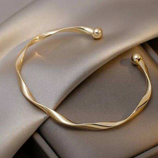 Pulsera Dorada Elegante Pulida