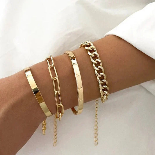 Set de Pulseras Doradas Modernas