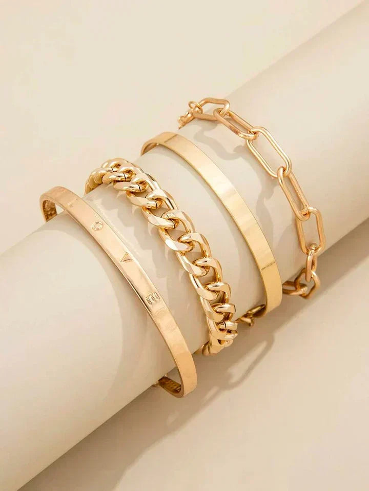 Set de Pulseras Doradas Modernas