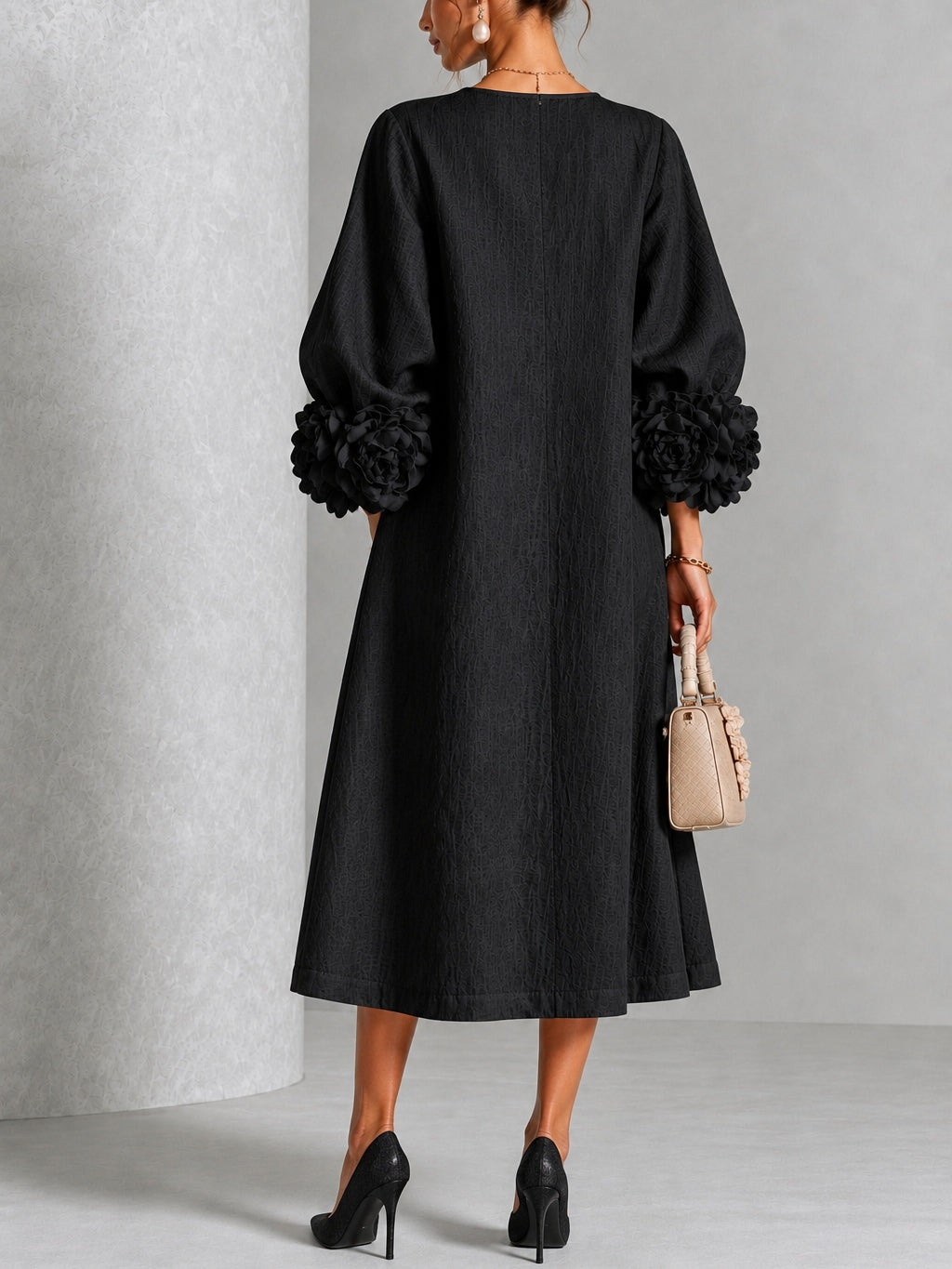 Vestido midi Clarice de pétalos